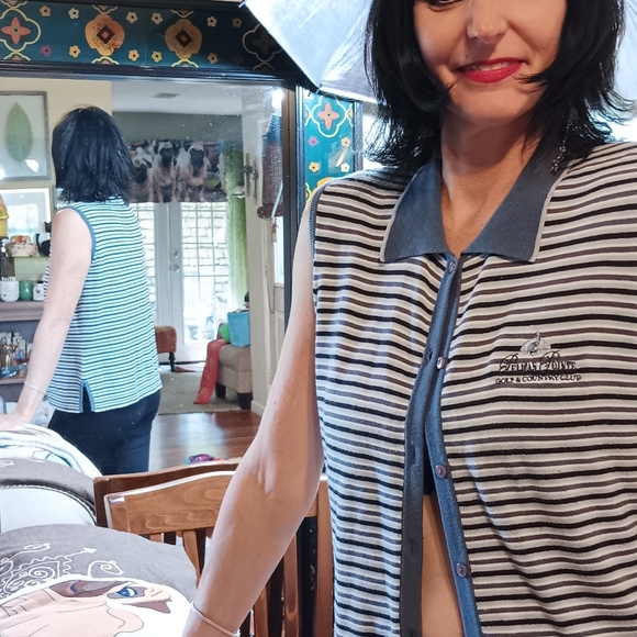 Golf  Club or Tennis Club soft sleevless vest euc - Picture 3 of 5